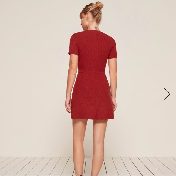 ❌SOLD❌Reformation Crimson Cardinal Dress - Picture 4 of 5